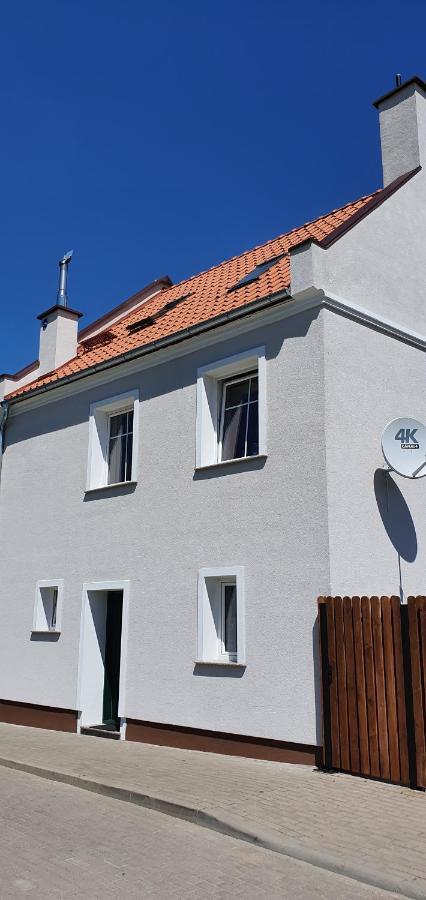 Dom W Miescie Reszel Villa Ngoại thất bức ảnh